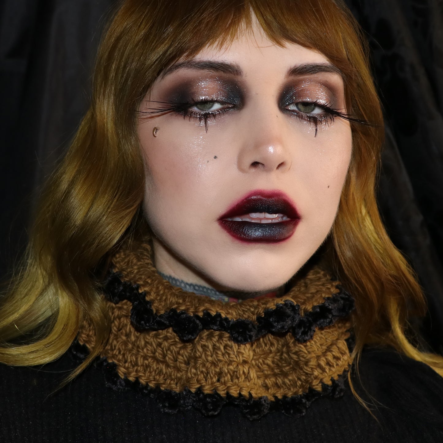 Rennaissance Ruffle- Khaki/Black velvet